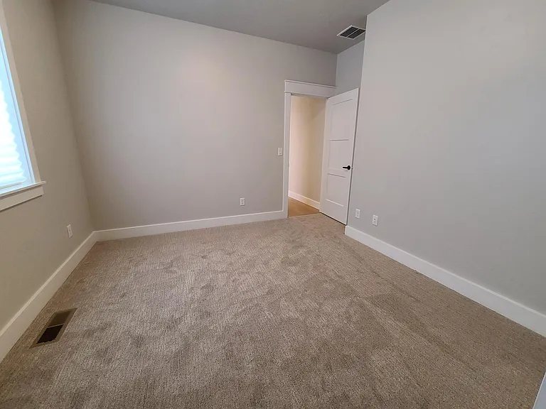 409 S Hamlin Ln — Photo 22