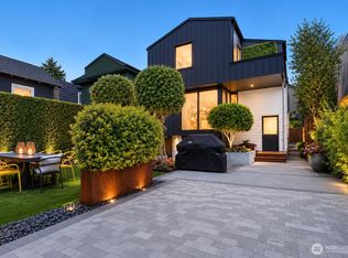 2015 42nd Ave E, Seattle, WA 98112