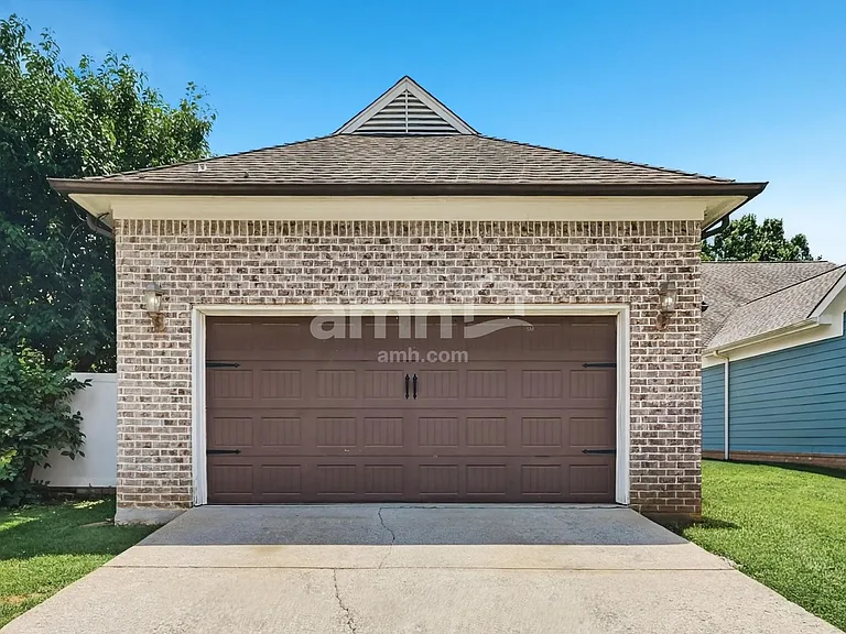 5966 Armadale Dr — Photo 16