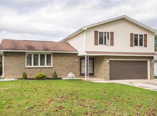 90 Round Trail Rd, West Seneca, NY 14218