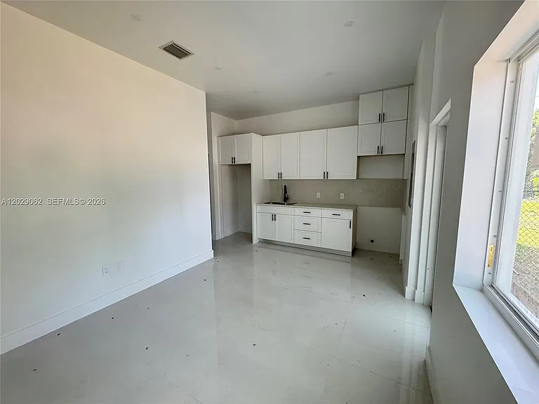 135 NW 60th St #B — Photo 5
