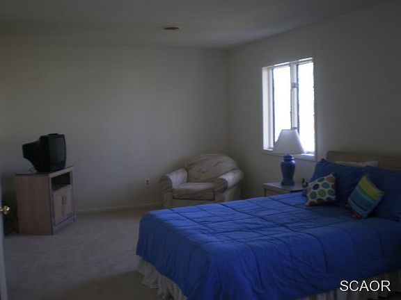 3rd image of 451 Garfield Pkwy #4