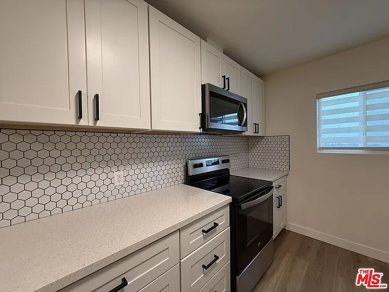 314 S Clark Dr #2 — Photo 18