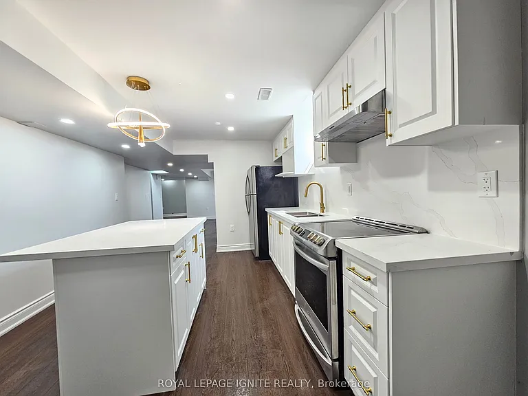 1 Goderich Dr #BASEMENT — Photo 12