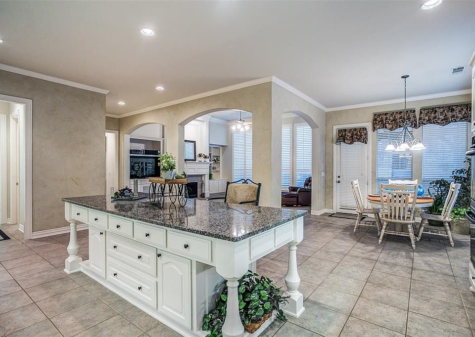 1st image of 8129 Stonehill Dr