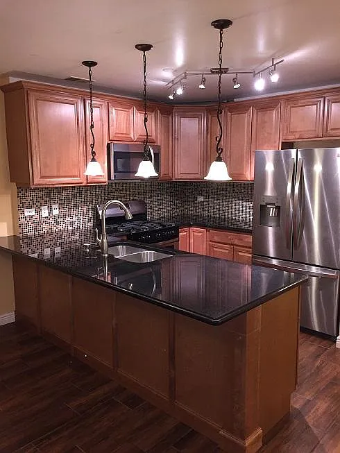 Building Photo - 2300 W Flournoy St #1