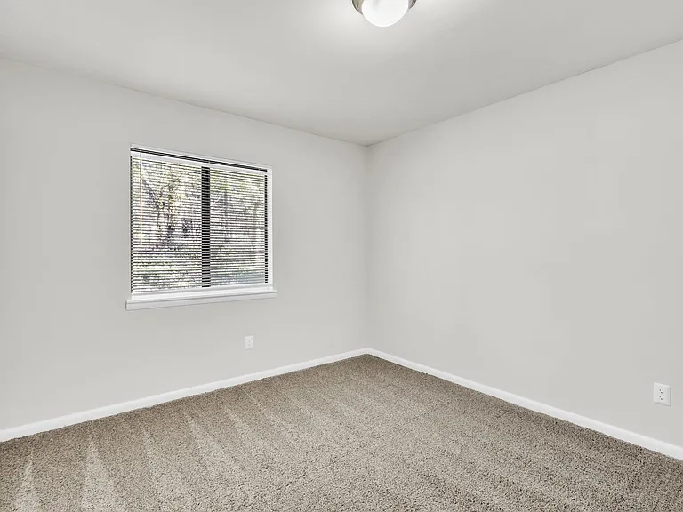Country Creek Apartments — Photo 17