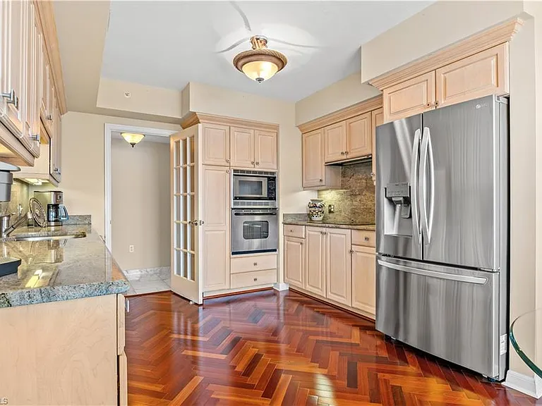 7515 Pelican Bay Blvd #7B — Photo 12