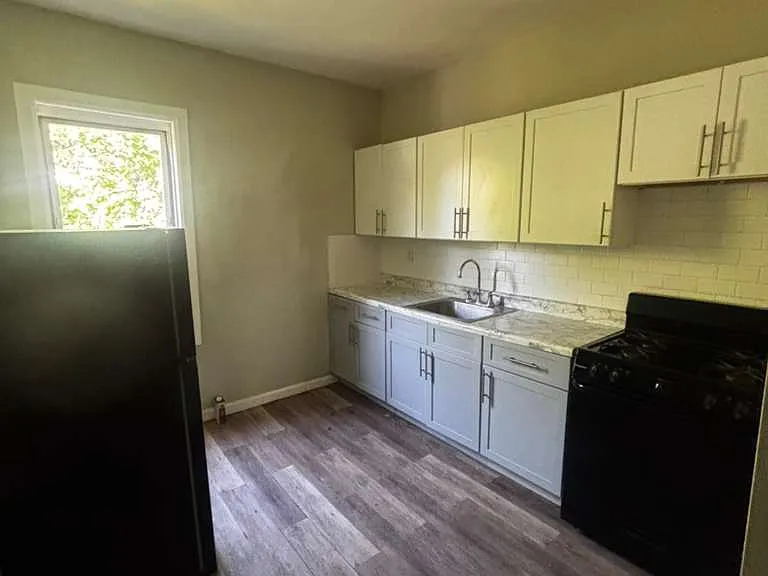 76 Eaton Pl #1 — Photo 1