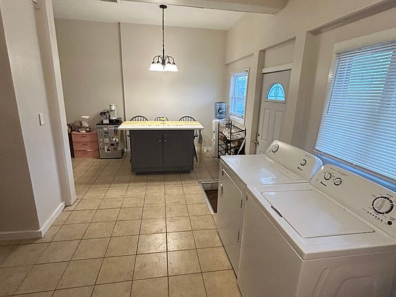 4th image of 4 Meadow St Unit 1