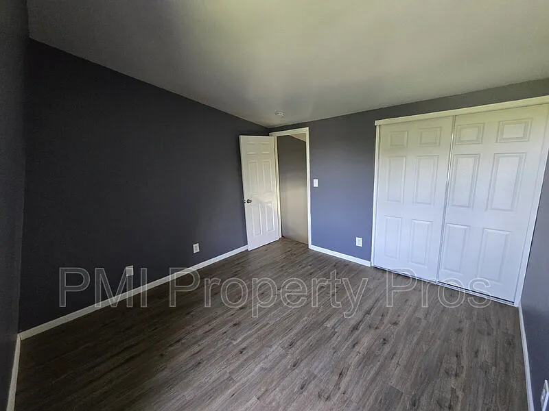 3 bed, 1.5 bath, 1054 sqft, $1,495 — Photo 2