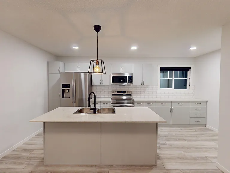 63 McLaughlin Dr — Photo 1