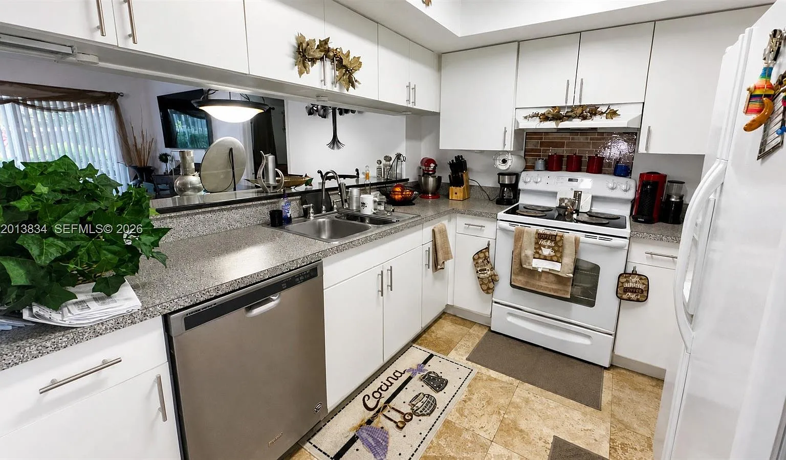 2 bed, 2.0 bath, $2,100 — Photo 2