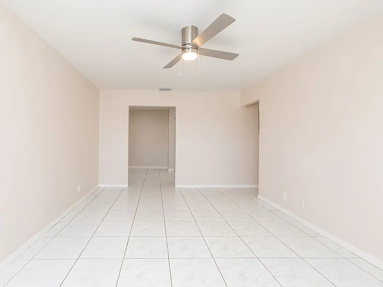 7750 SW 10th Ct — Photo 9