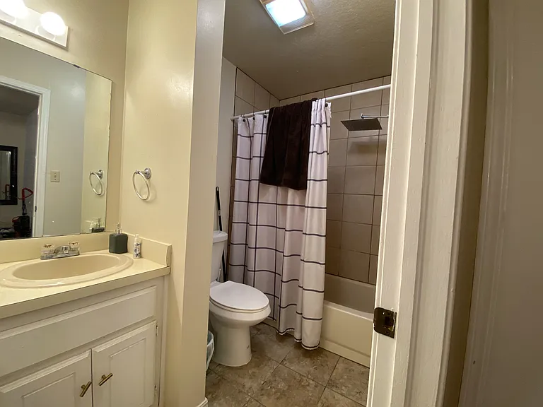 2nd floor full bath