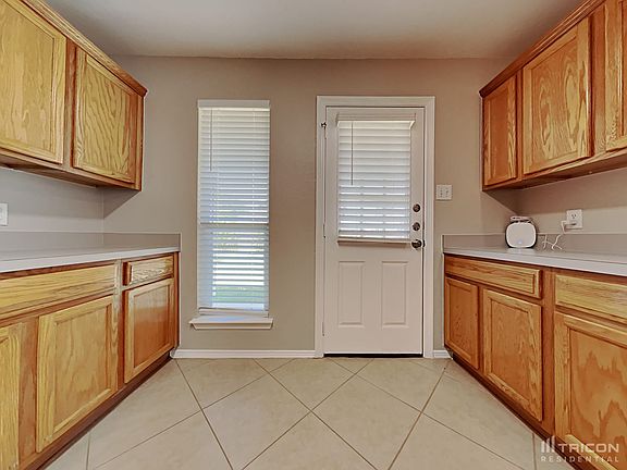 4th image of 17310 Box Canyon Dr