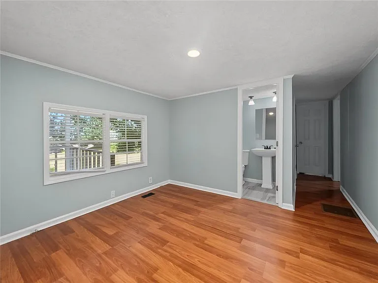 3542 Shoreland Dr — Photo 13