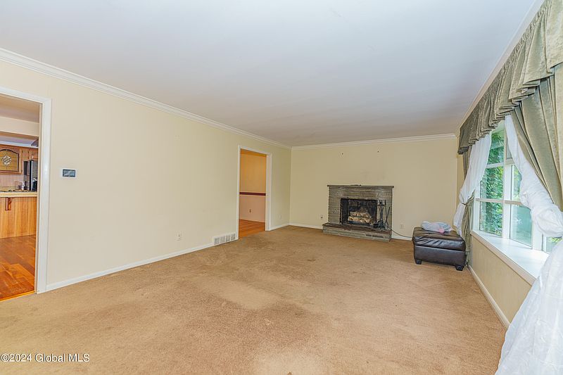 5th image of 9 Hollywood Drive