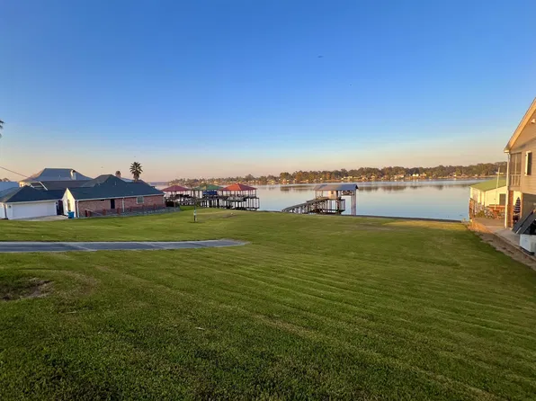7908 False River Rd, Oscar, LA 70762