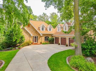 1340 Stratford Ct, Middleton, WI 53562