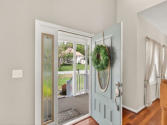 5th image of 3265 Berryfield Dr