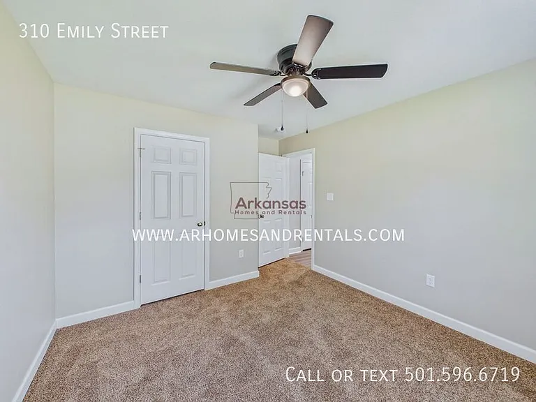 310 E Emily St — Photo 10
