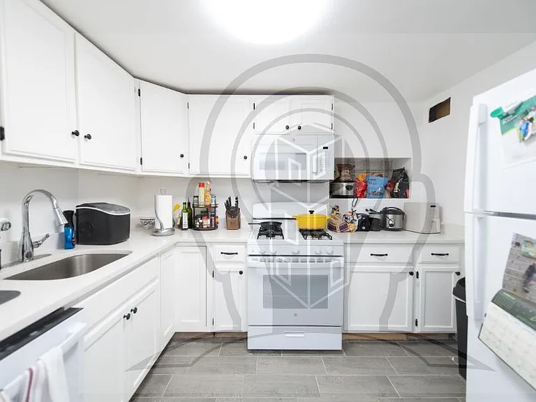 2240 N Halsted St #G — Photo 8