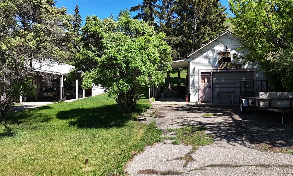 1st image of 328 3rd St W