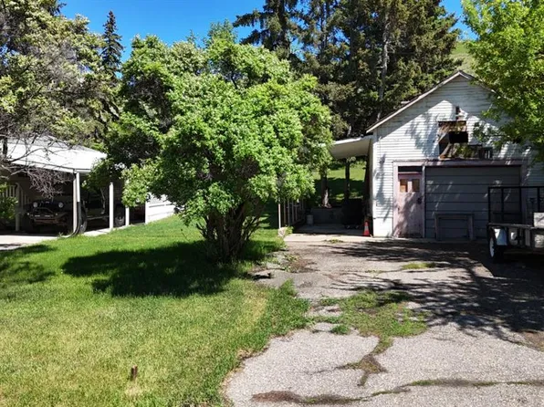 328 3rd St W, Cochrane, AB T4C 1Z6