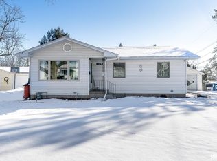 519 Highview Dr, Clinton, IA 52732