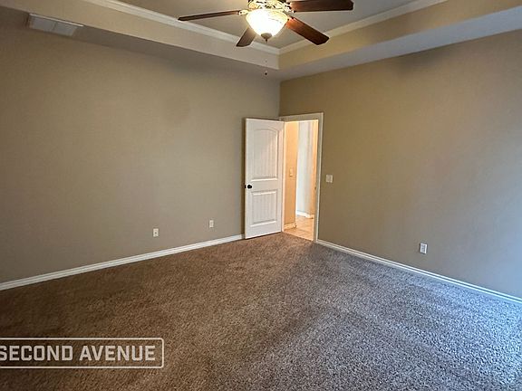 3rd image of 11101 Lake Park Dr