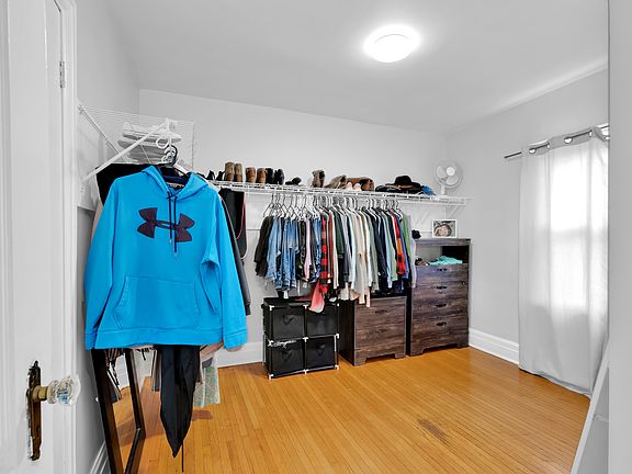 3rd image of 975 Parent Ave #1