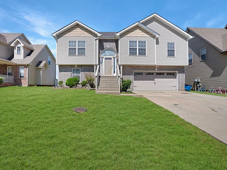 1213 Chinook Cir — Photo 2
