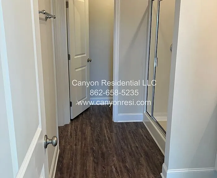 210 Pine Island Ave — Photo 8