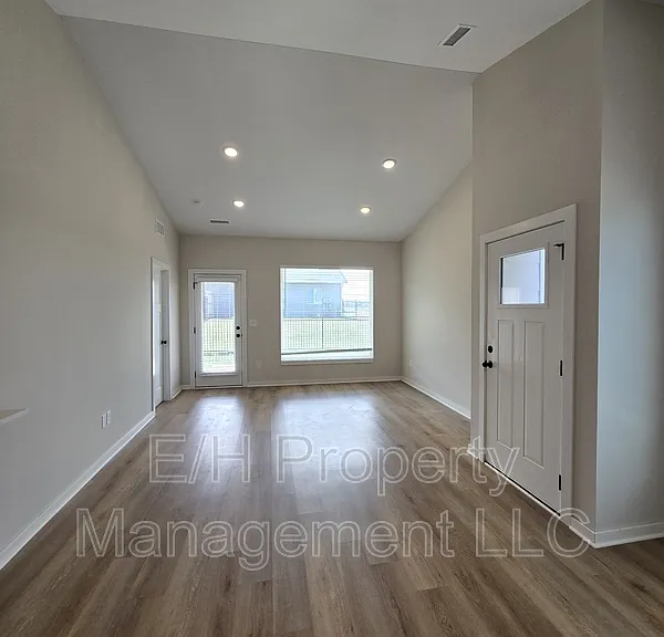 12195 N Fennec — Photo 4