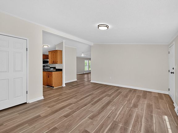 3rd image of 19 New Haven Rd