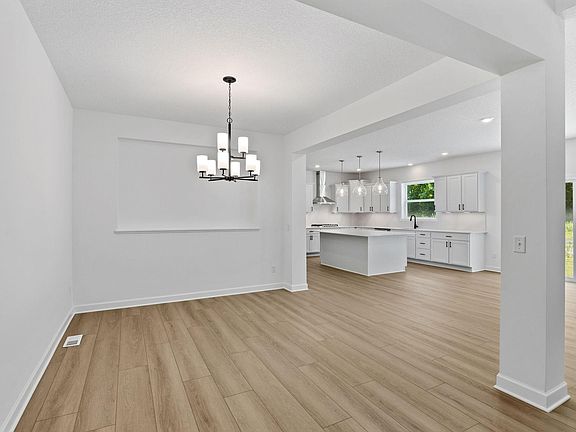 5th image of 2694 Aspen Dr