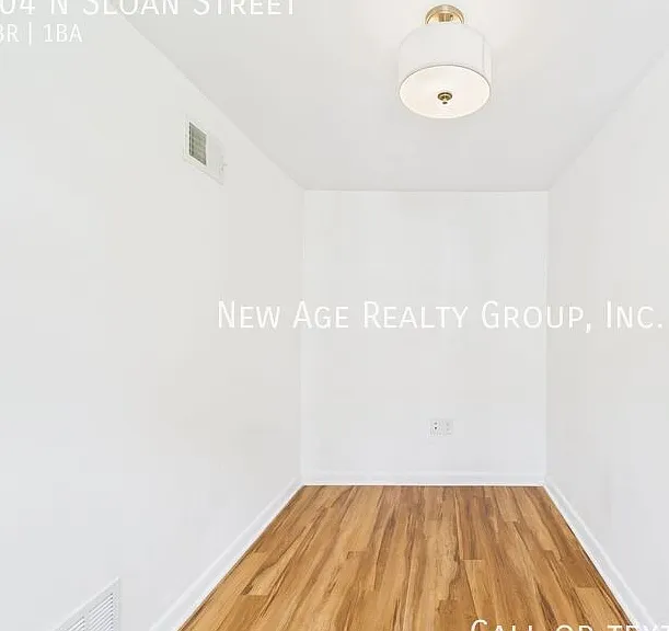 404 N Sloan St — Photo 5