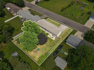 430 9th St E, Hector, MN 55342
