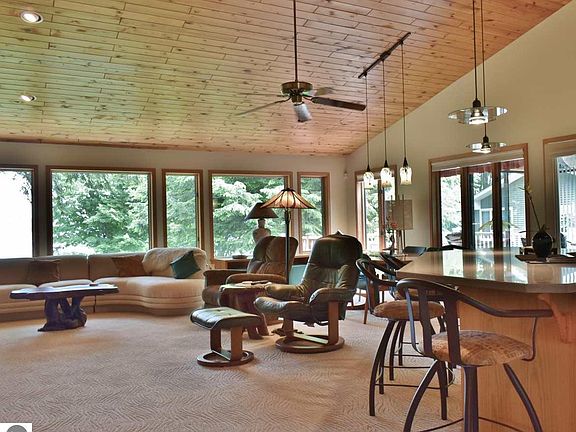 5th image of 1607 N West Torch Lake Dr
