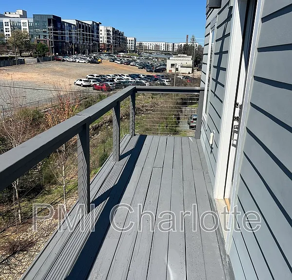 1106 N Alexander St — Photo 23