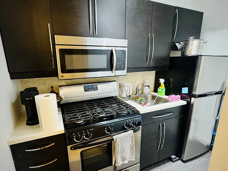 426 Markham St #A3 — Photo 1