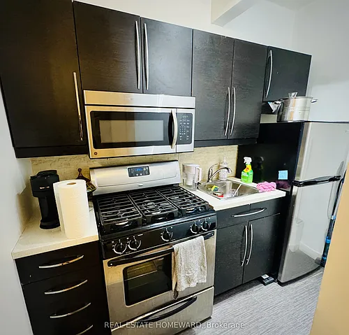 426 Markham St #A3 Photo 1
