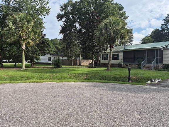 4th image of 305 Clear Springs Cir