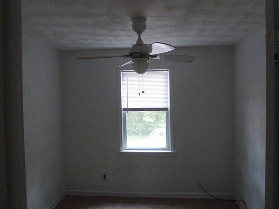 4th image of 7417 Glenroie Ave