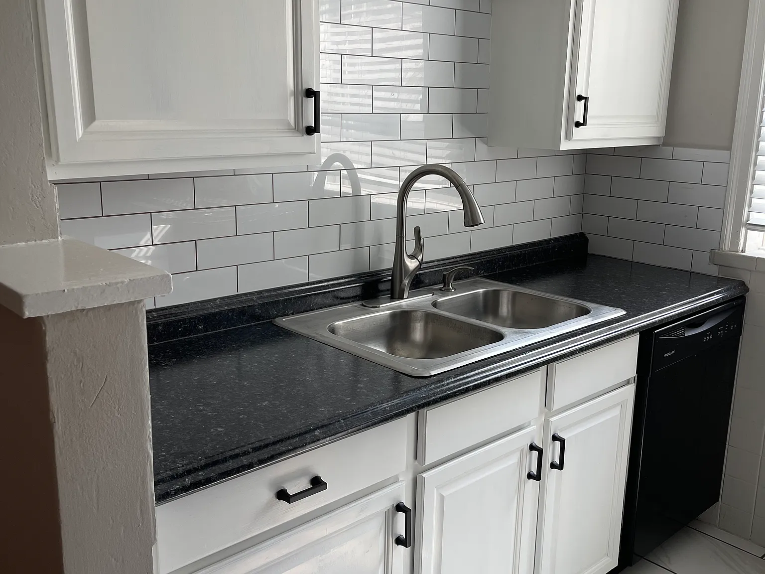 1 bed, 800 sqft, $1,200 — Photo 1