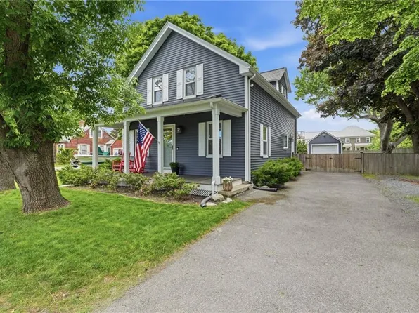 91 Sowams Rd, Barrington, RI 02806