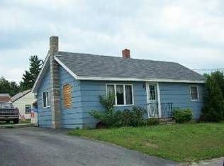 12 Jones St, Auburn, ME 04210