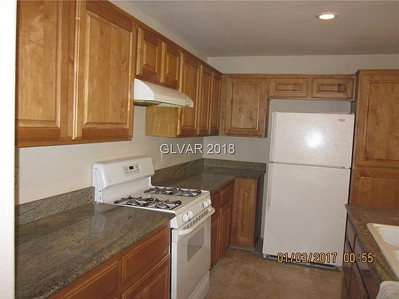 4th image of 5038 Tioga Pass Ave