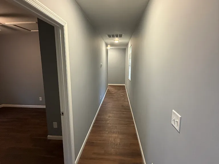 1807 Marion St — Photo 5